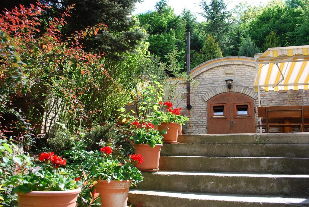 Villa Harmonia Panzio Visegrad Exterior photo